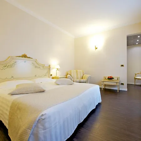 Otel Stendhal 4*