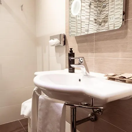 ميركيور ستيندال 4*