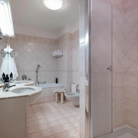 ميركيور ستيندال بارما