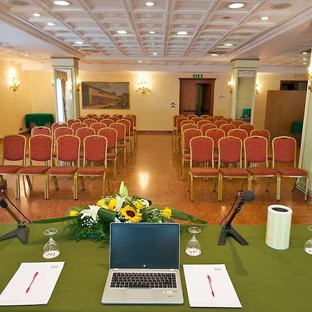 מלון Stendhal 4*