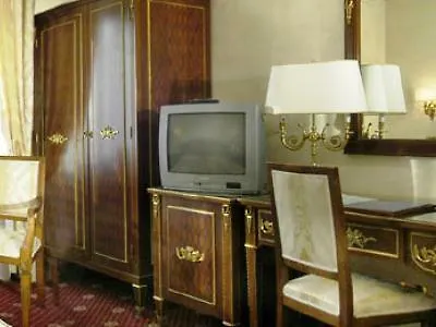ميركيور ستيندال 4* بارما